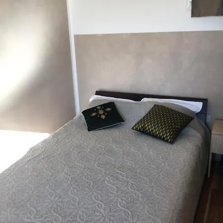 Casa Basgiu, Avec Balcon Zilia