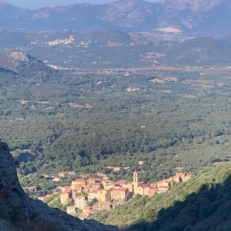 Casa Basgiu, Avec Balcon Zilia