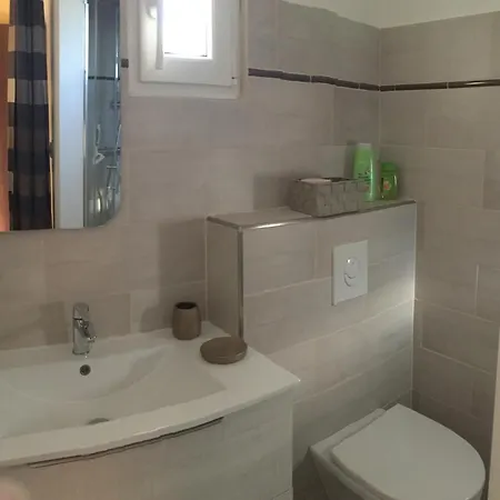 Bed & Breakfast Casa Basgiu, Avec Balcon Et Table D'hotes Zilia