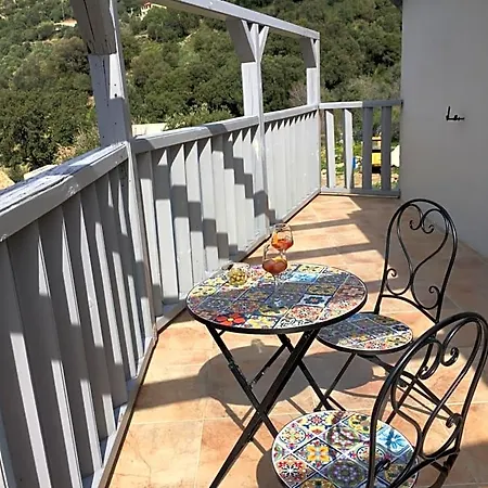 Bed & Breakfast Casa Basgiu, Avec Balcon 3*