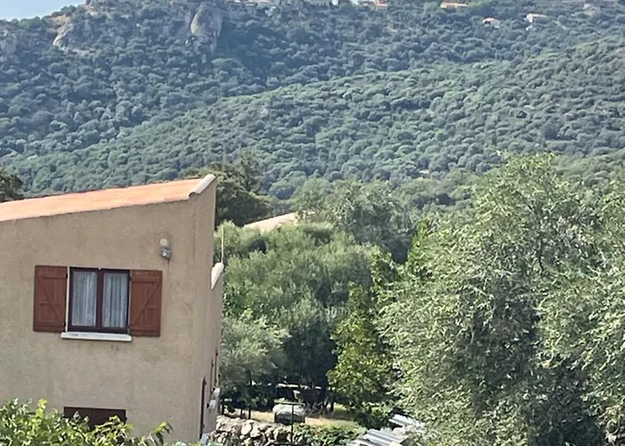 Casa Basgiu, Avec Balcon Zilia