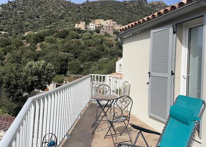 Casa Basgiu, Avec Balcon Couette-café 3*