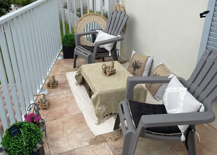 Casa Basgiu, Avec Balcon Couette-café